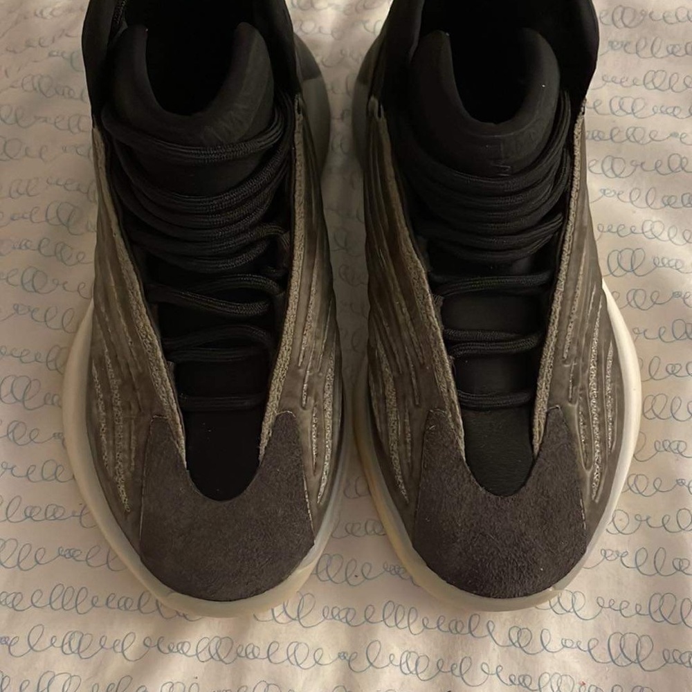Yeezy quantum size 4.5 - Picture 2 of 5